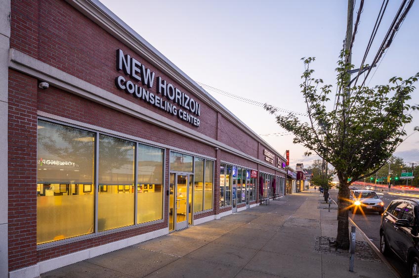 New Horizon storefront at Cross Bay Commons shopping center.