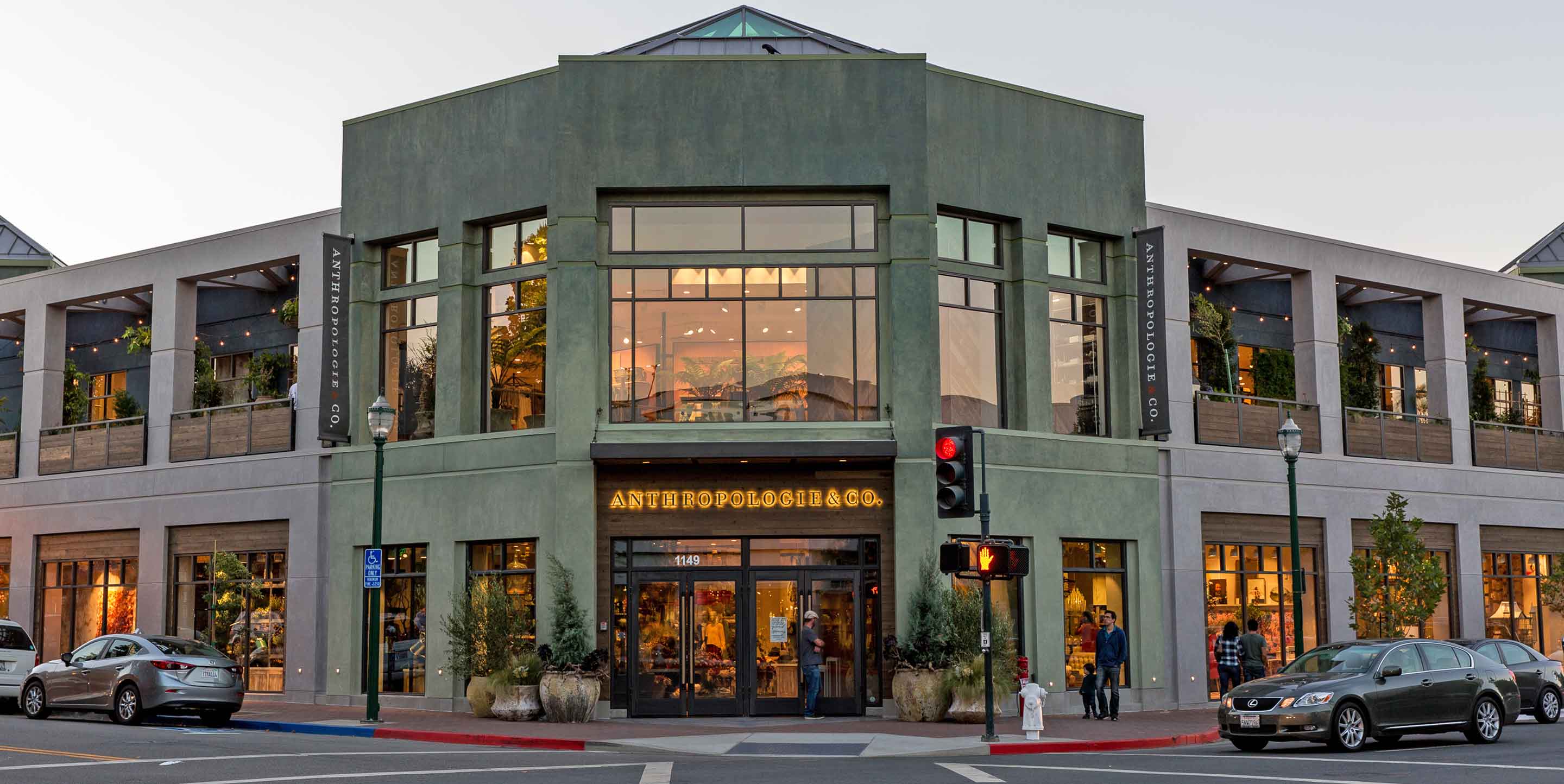 Image of Walnut Creek - South Main shopping center.